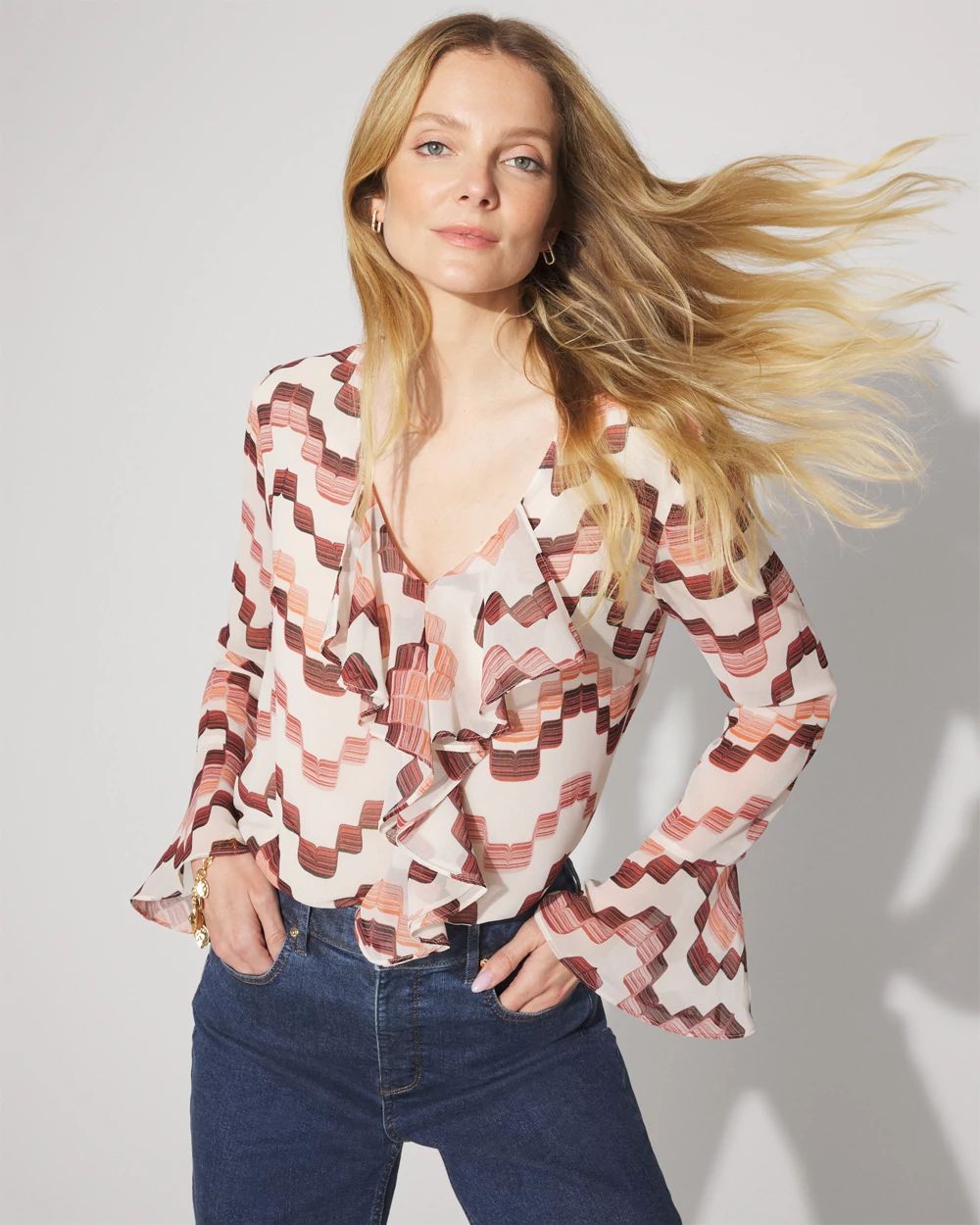 Tシャツ・カットソー PENDANT RUFFLE LAYERED SLIM LONG SLEEVE Long Sleeve V-Neck Chiffon Ruffle Blouse | White House Black